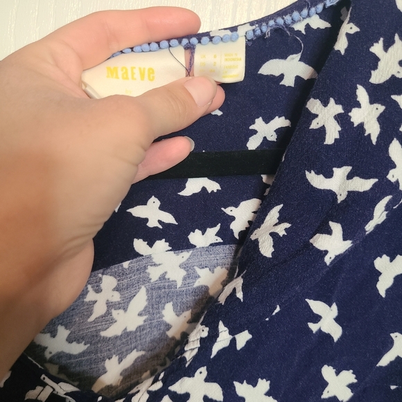 483 🦃🎄 Anthropologie Maeve Button Up Bird Print Blouse Short Cap Sleeves - Picture 4 of 5